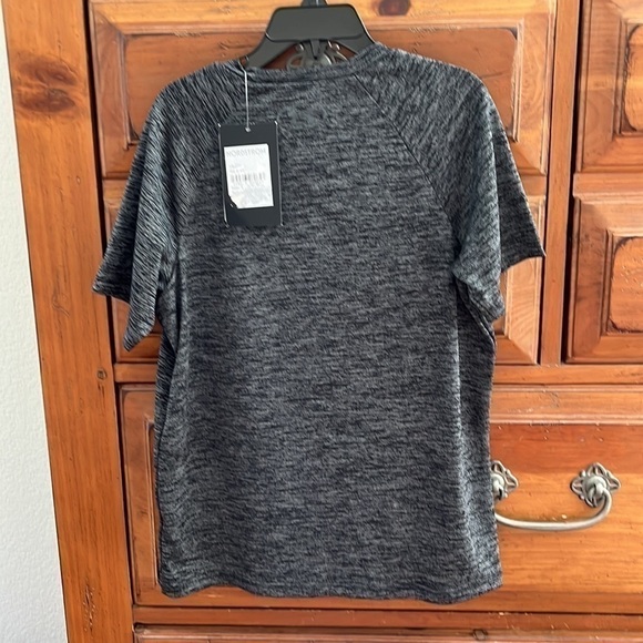 NWT Under Armour Boy’s Gray Tee Size Youth Small - Picture 3 of 7